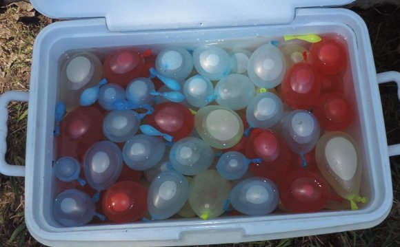 16 water balloons