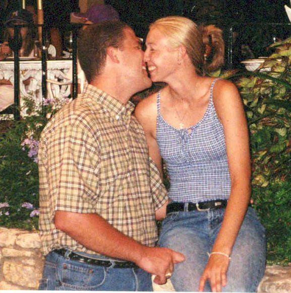 nate_becca_kiss
