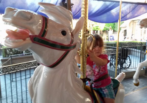 01 21 carousel devan