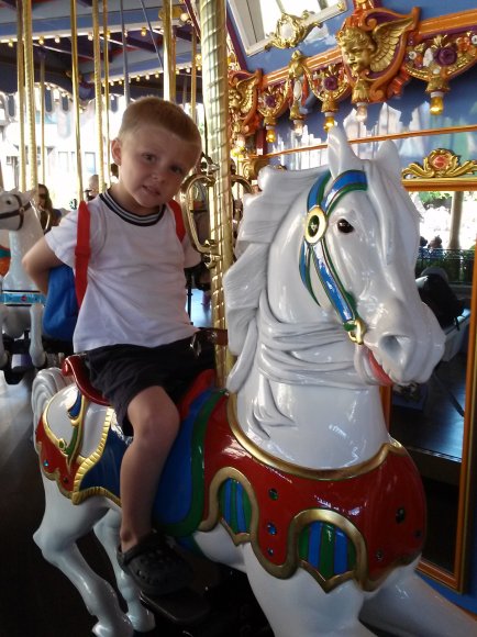 05 28 carousel benjamin