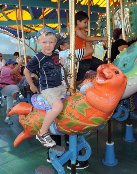 08 17 carousel benjamin