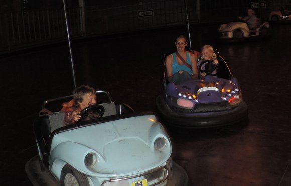 bumper cars becca hannah (2)