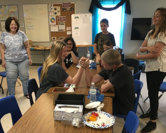 03 arm wrestle