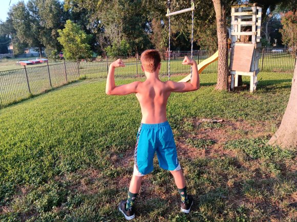 Joel_back_2508