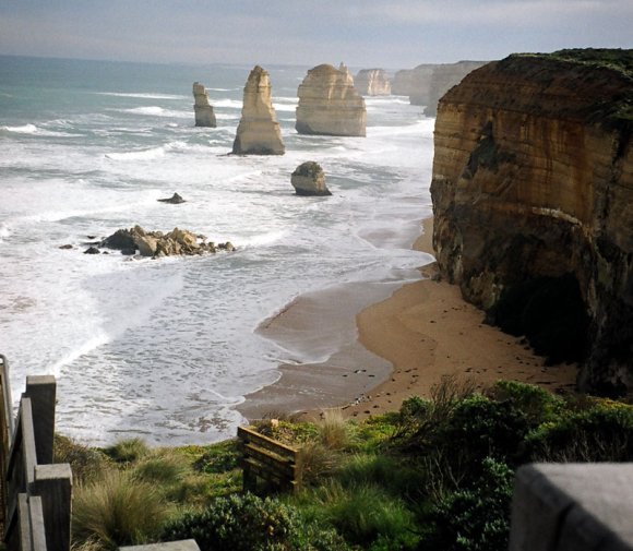 14 great ocean road 12 apostles01