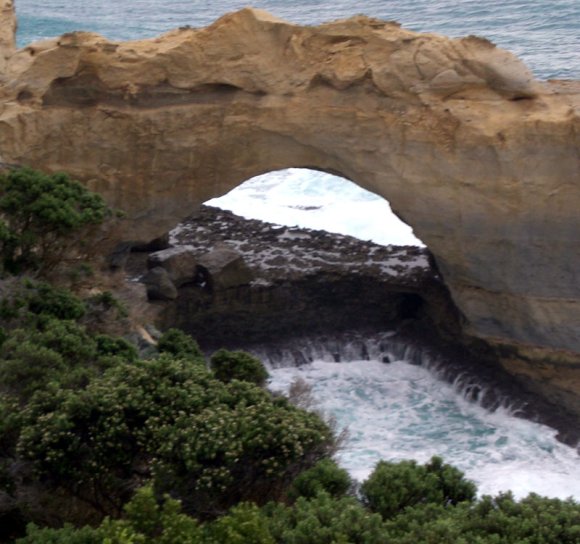 14 great ocean road arch02