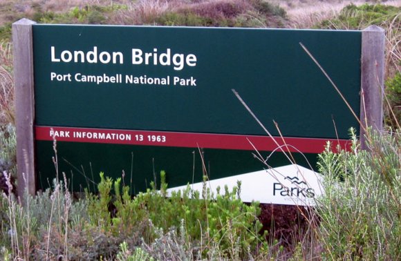 14 great ocean road london bridge sign