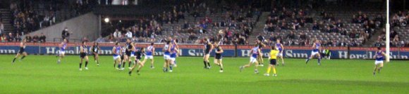 16 melbourne footy01