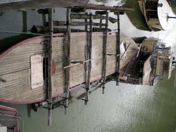 17 echuca logging barge