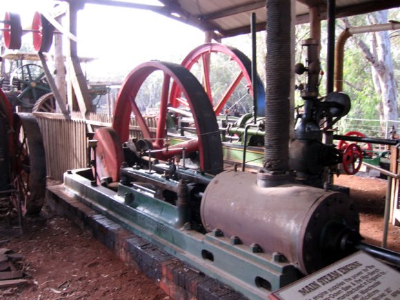 17 echuca old equipment00