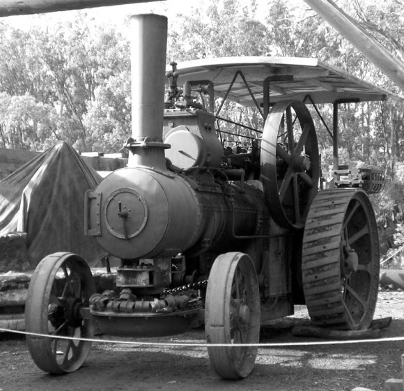 17 echuca old equipment2 bw