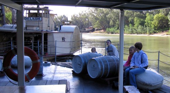 17 echuca paddle boat alayna becca kirsten jeanne