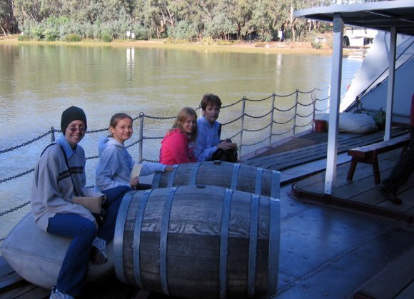 17 echuca paddle boat becca alayna kirsten jeanne