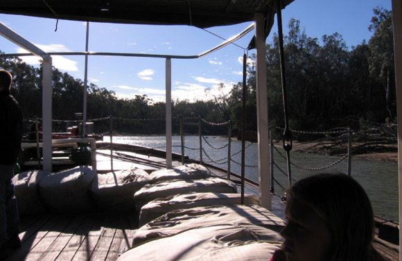 17 echuca paddle boat view