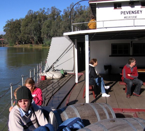 17 echuca paddle boat0