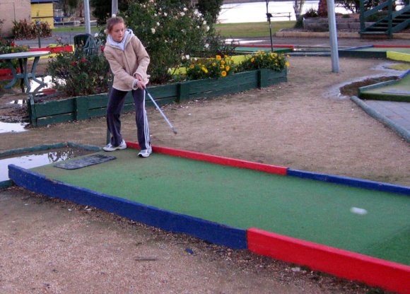 17 numurkah minigolf alayna tee