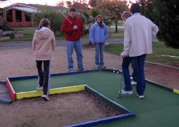 17 numurkah minigolf kirsten putt