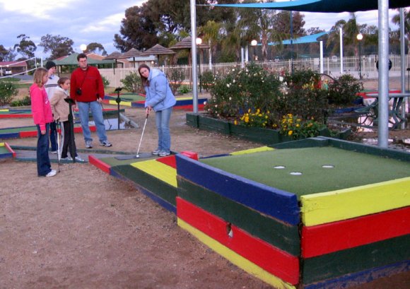 17 numurkah minigolf lisa tee2