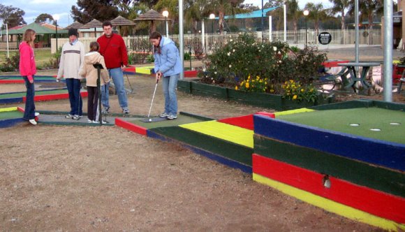 17 numurkah minigolf lisa tee