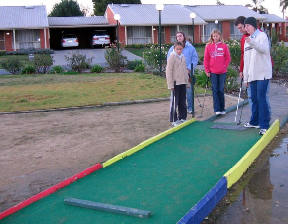 17 numurkah minigolf