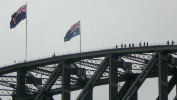 20 Sydney Harbor Bridge Hikers