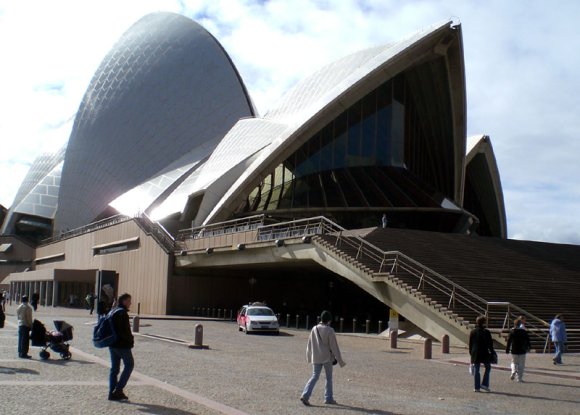 20 Sydney Opera House front duck crossing