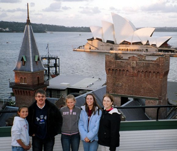 20 sydney opera house alayna quentin kirsten lisa carol