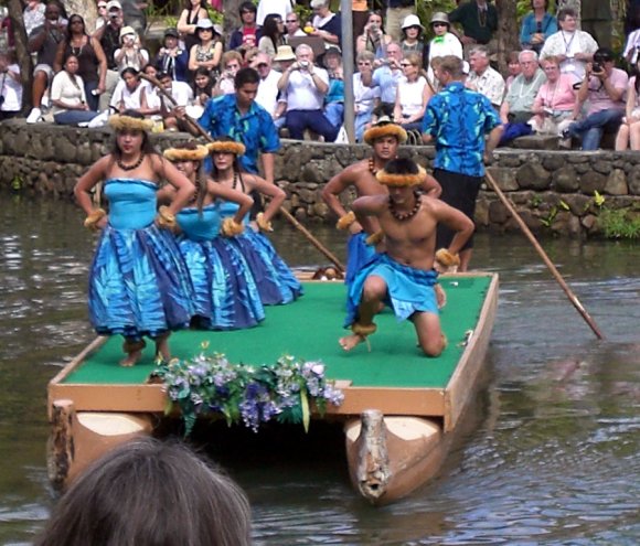 12 canoe hawaii