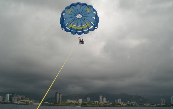 04 parasailing2