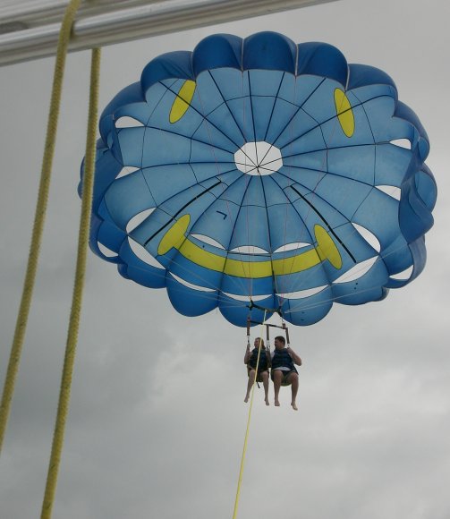 04 parasailing