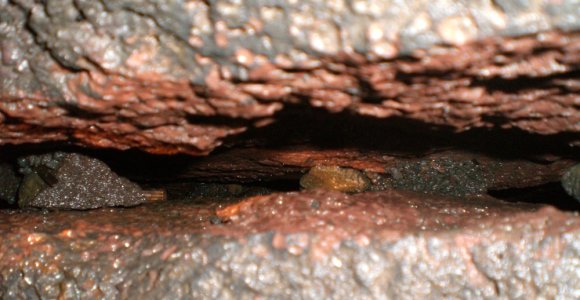 10 lava tube crack