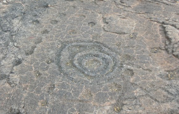 25 petroglyph circles2