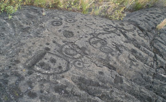 26 petroglyph holes2