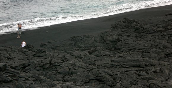 19 black beach2