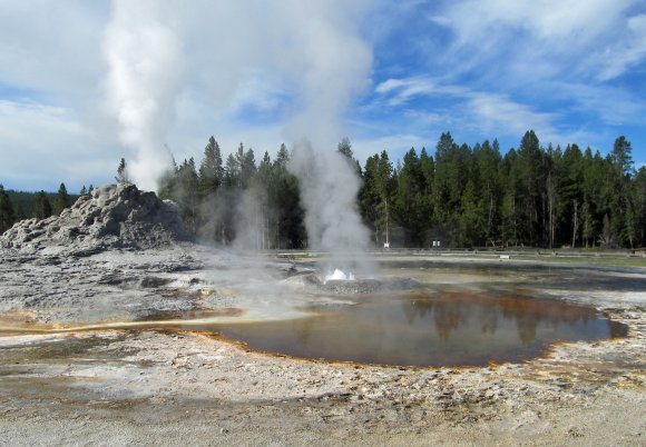 24 castle geyser